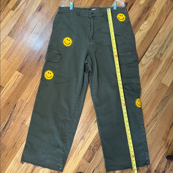Lucky Brand Green Cargo Pants with Yellow Smiley Patches size large - Picture 6 of 11